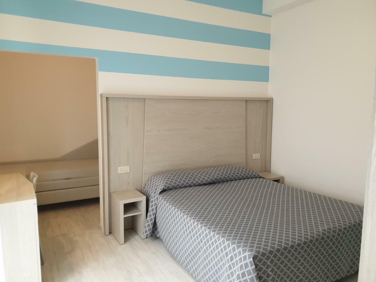 Hotel Admiral Bellaria-Igea Marina Pokoj fotografie